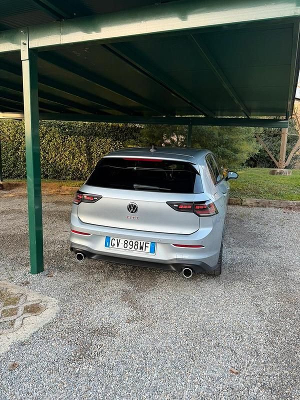 Usata VW Golf VIII GTI 265 CV (194 kW) 2024 Grigio Berlina