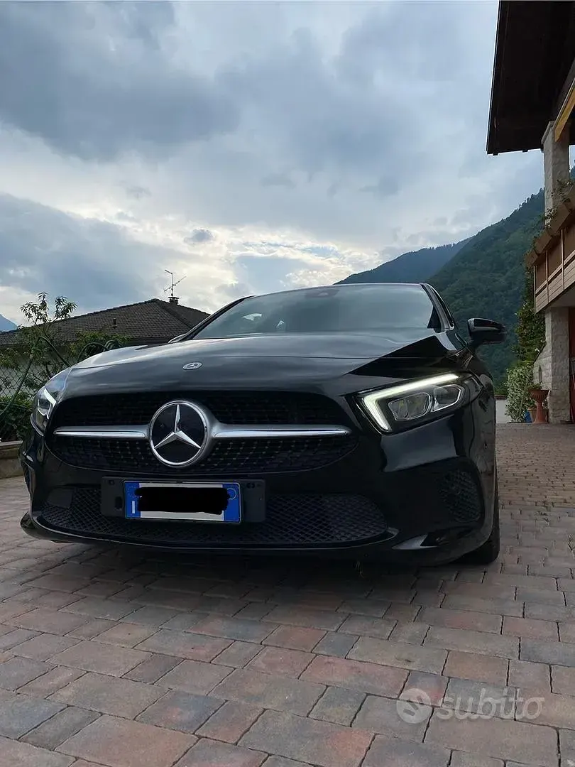 Usata Mercedes 180 116 CV (85 kW) 2021 Nero Berlina