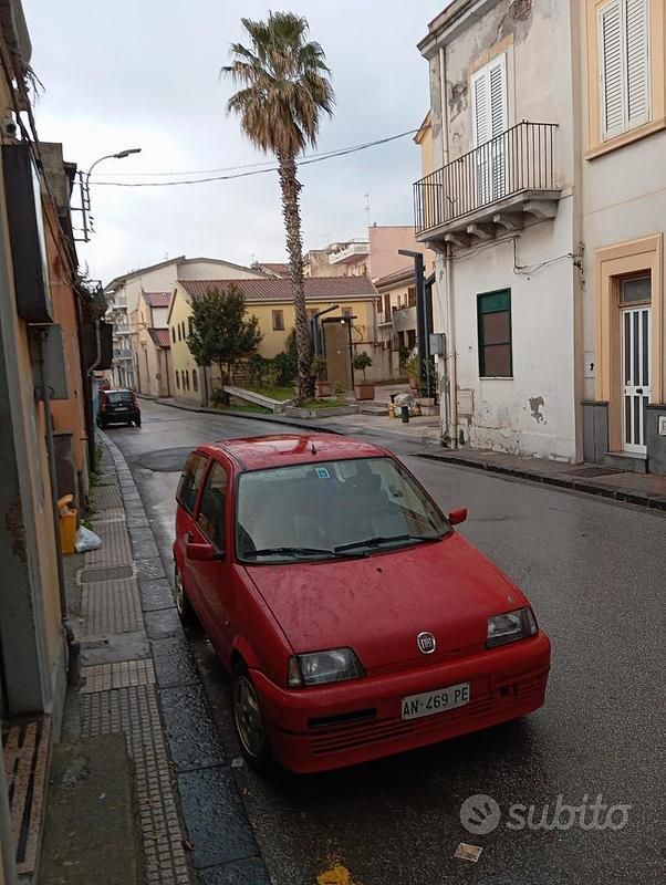 Usata Fiat Cinquecento 54 CV (39 kW) 1996 Rosso Utilitaria