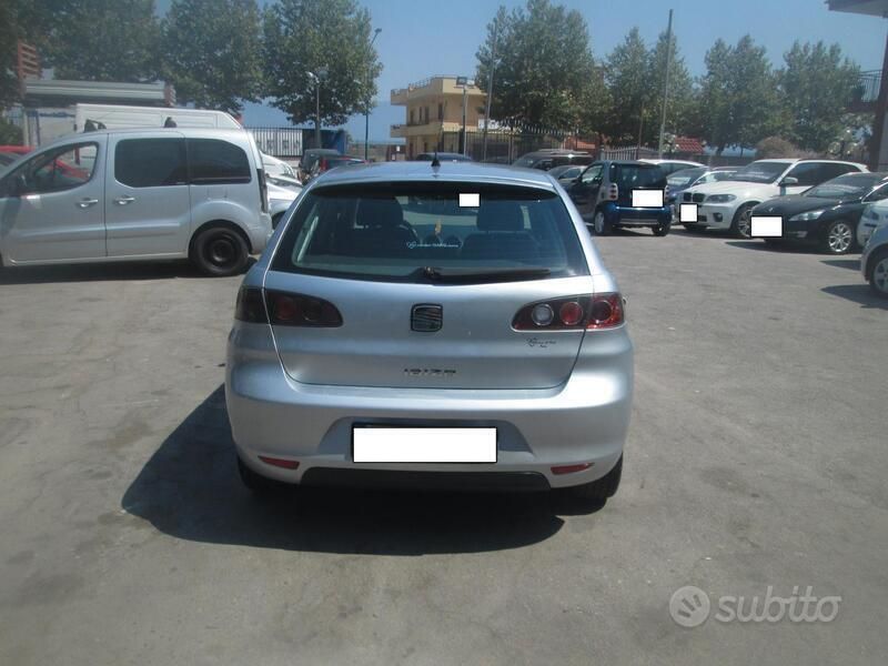 Usata Seat Ibiza 80 CV (58 kW) 2008 Argento Berlina