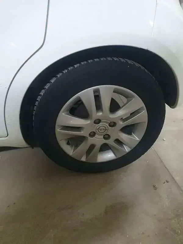 Usata Opel Agila Enjoy 94 CV (69 kW) 2012 Bianco Utilitaria
