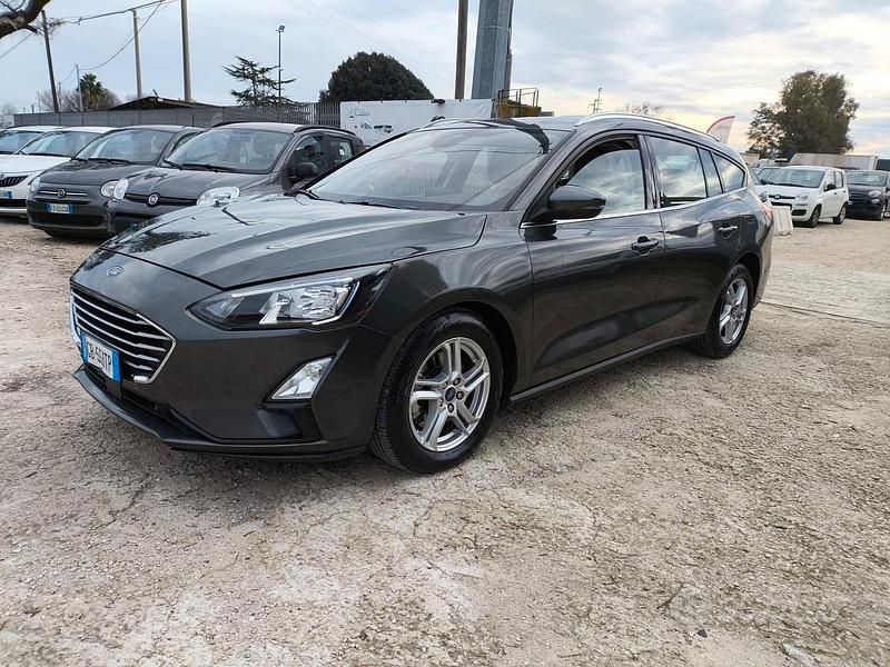 Usata Ford Focus 120 CV (88 kW) 2020 Grigio Station wagon