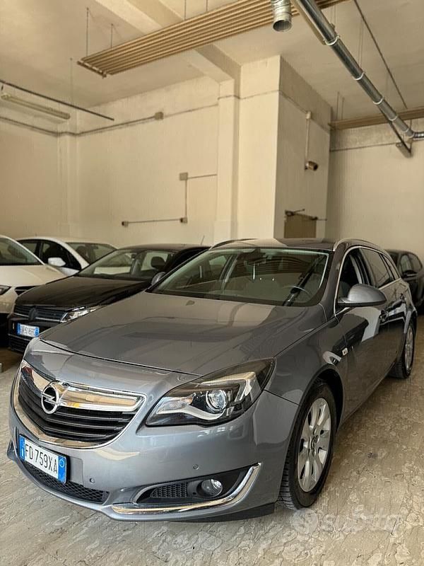Usata Opel Insignia 136 CV (100 kW) 2016 Grigio Station wagon