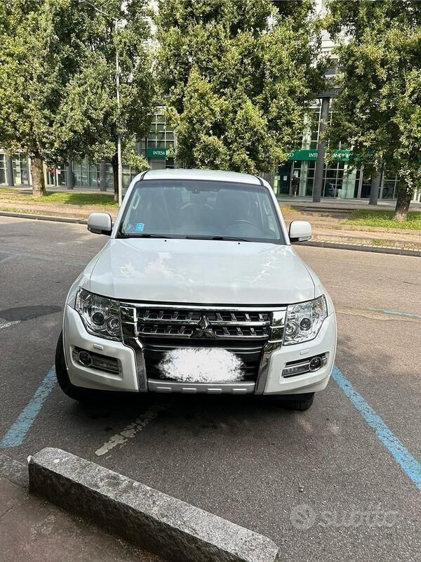 Usata 2016 Mitsubishi Pajero Instyle SUV | 25.900 € (Super prezzo) - Immagine 1/4