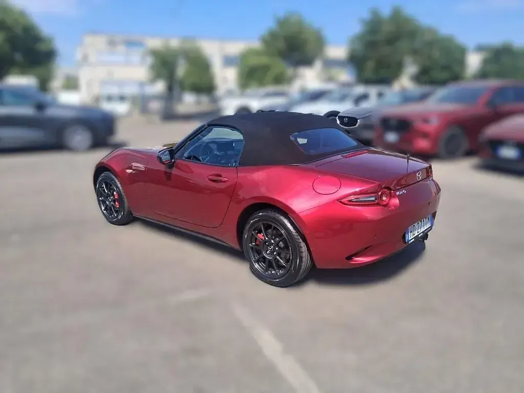 Nuova Mazda MX5 132 CV (97 kW) 2026 Soul red crystal Cabrio