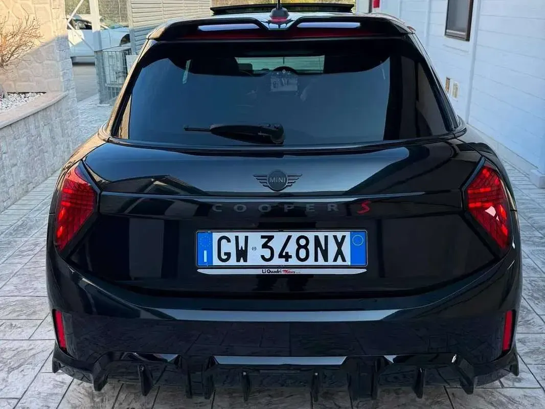 Usata Mini John Cooper Works 204 CV (150 kW) 2024 Nero Utilitaria