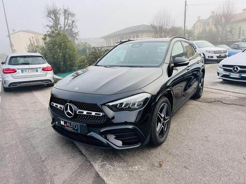 Nero Usata 2024 Mercedes GLA200 AMG Line Premium Plus SUV | 41.500 € (Buon prezzo) - Immagine 1/4