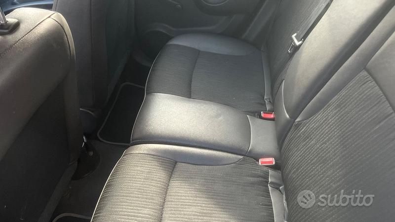 Usata Kia Picanto 62 CV (45 kW) 2011 Grigio Utilitaria