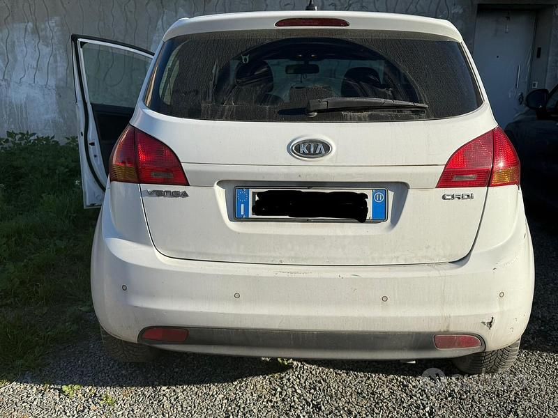 Bianco Usata 2011 Kia Venga Due volumi | 2000 € - Immagine 1/4