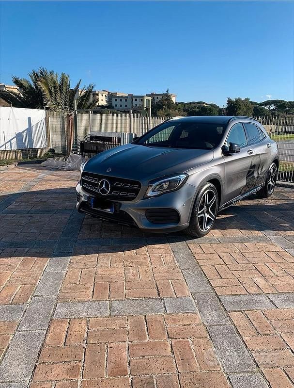 Usata Mercedes GLA200 136 CV (100 kW) 2019 Grigio SUV