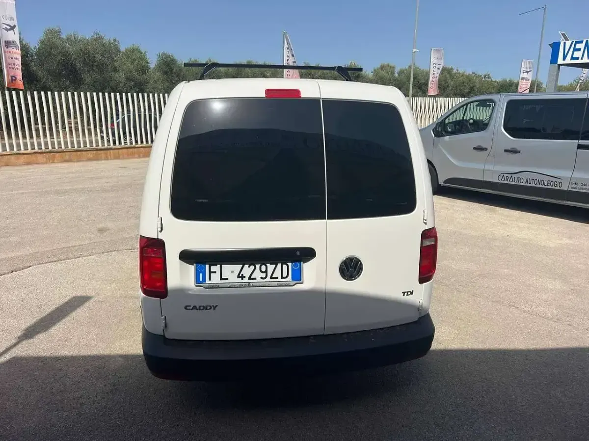 Usata VW Caddy 102 CV (75 kW) 2017 Bianco Monovolume