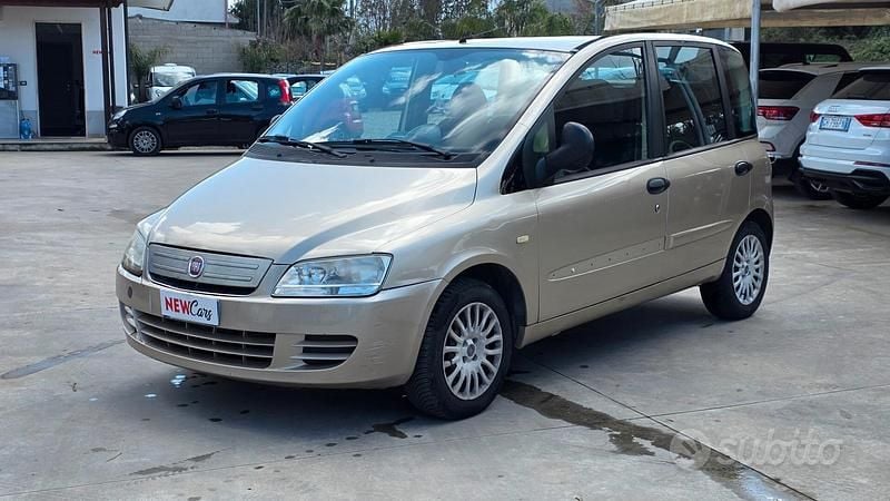 Usata Fiat Multipla Emotion 120 CV (88 kW) 2009 Beige Monovolume