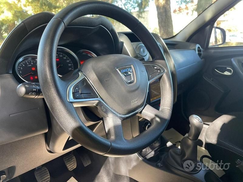 Usata Dacia Duster Lauréate 115 CV (84 kW) 2017 Blu SUV