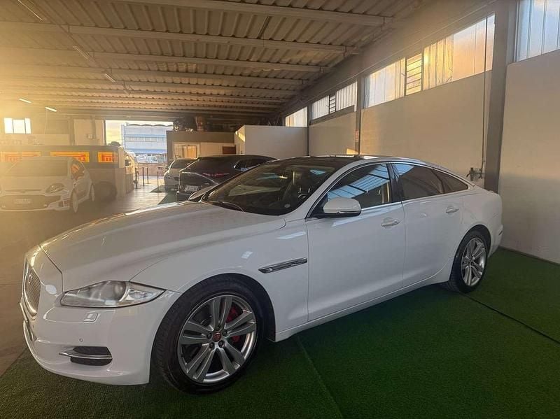 Usata Jaguar XJ Premium Luxury 275 CV (202 kW) 2011 Bianco Berlina