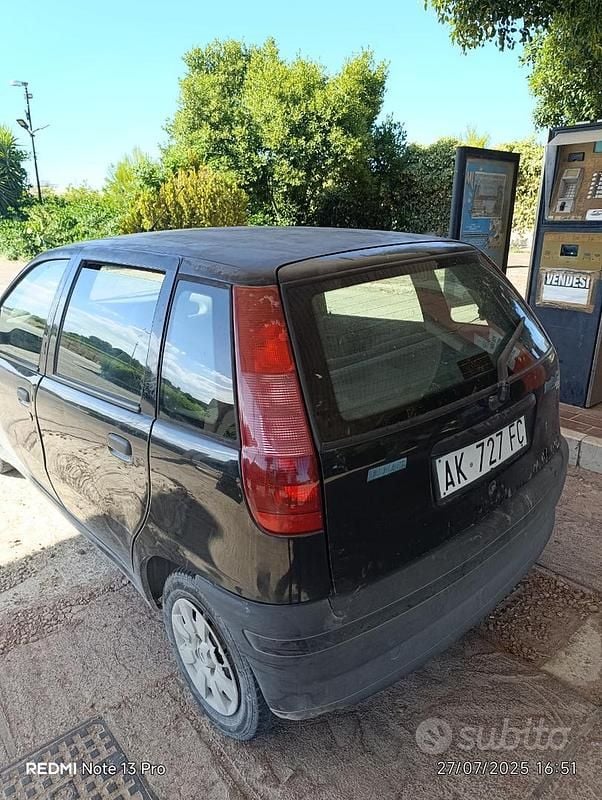 Usata Fiat Punto 54 CV (39 kW) 2000 Nero Utilitaria