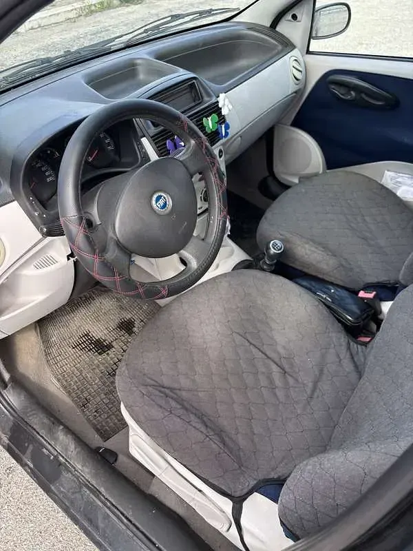 Usata Fiat Punto Active 60 CV (44 kW) 2004 Utilitaria