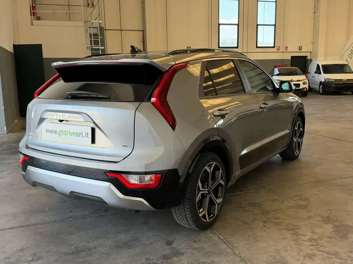 Usata Kia Niro 105 CV (77 kW) 2022 Argento metallizzato SUV