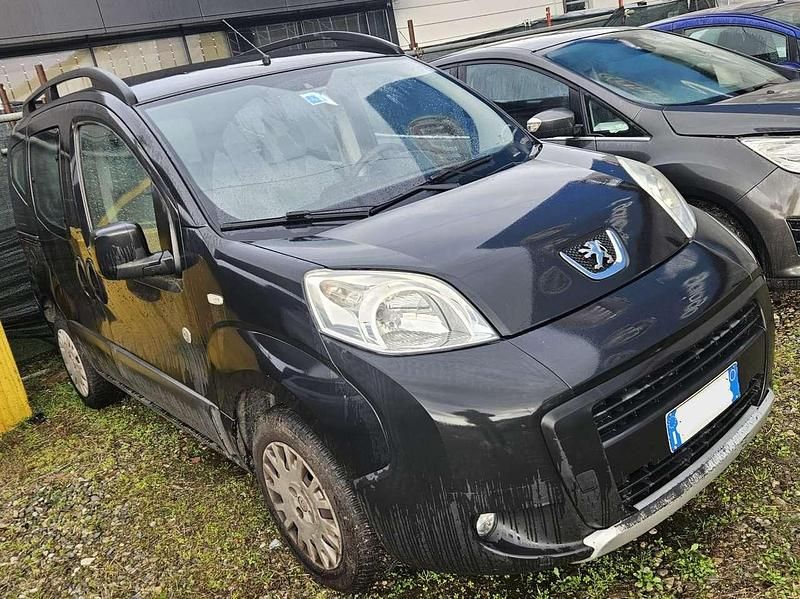 Usata Peugeot TePee Outdoor 73 CV (53 kW) 2011 Nero Station wagon