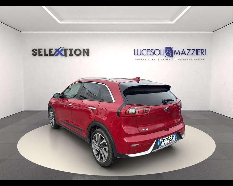Usata Kia Niro Style 105 CV (77 kW) 2017 Rosso SUV