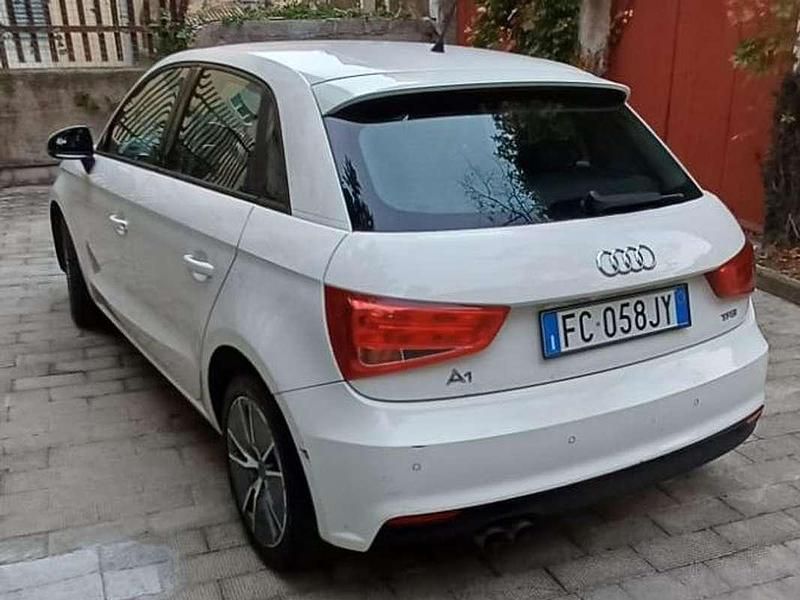Usata Audi A1 Sportback Ambiente 122 CV (89 kW) 2015 Bianco Utilitaria
