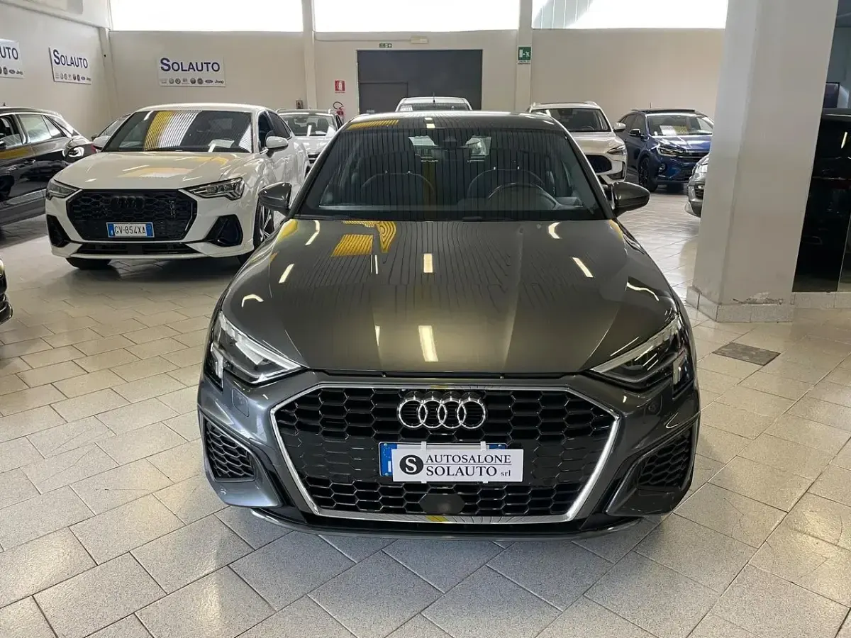 Usata Audi A3 S-Line 150 CV (110 kW) 2024 Grigio Berlina