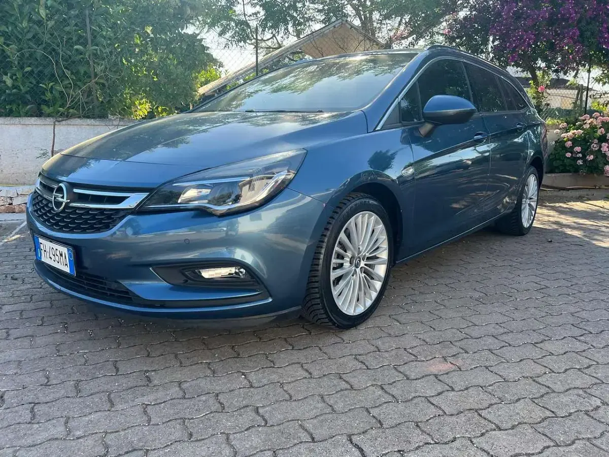 Usata Opel Astra Innovation 110 CV (80 kW) 2017 Blu/azzurro Station wagon