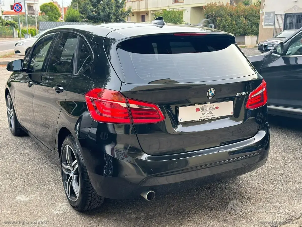 Usata BMW 218 Active Tourer Sport Line 150 CV (110 kW) 2016 Nero Monovolume
