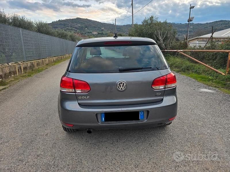Usata VW Golf VI Trendline 104 CV (76 kW) 2011 Grigio Utilitaria