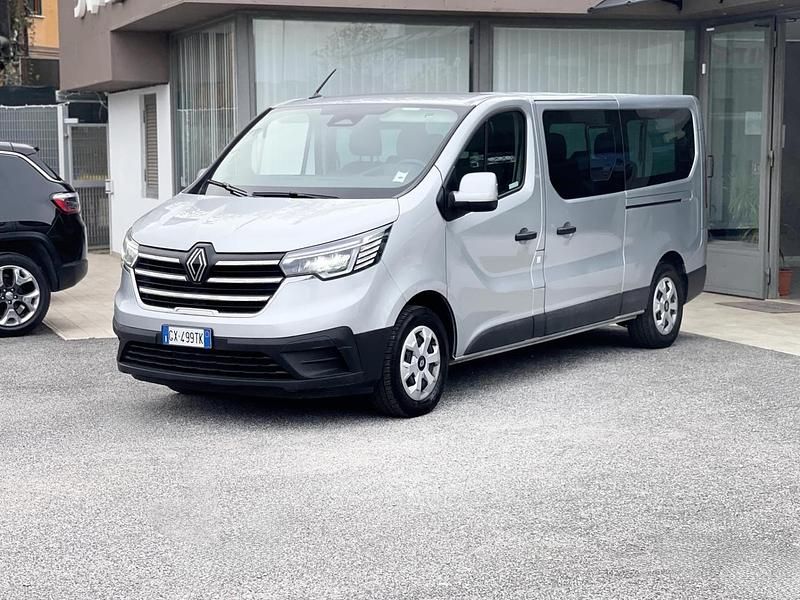 Begagnad Renault Trafic 150 HK (110 kW) 2024 Grå