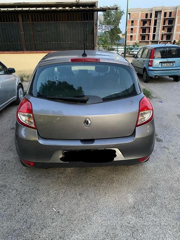 Usata Renault Clio II 75 CV (55 kW) 2010 Grigio Utilitaria