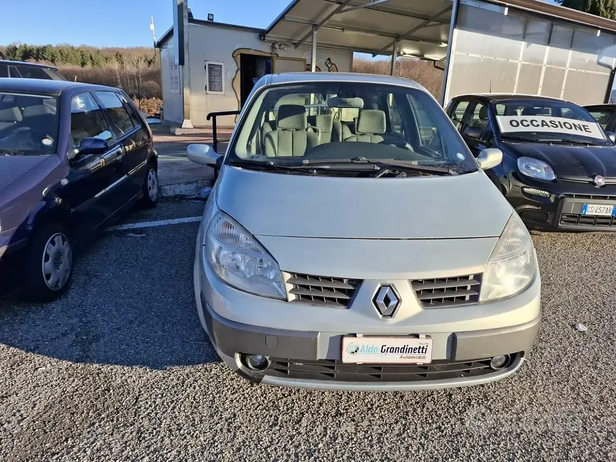 Usata Renault Grand Scénic Exception 120 CV (88 kW) 2004 Nero Monovolume