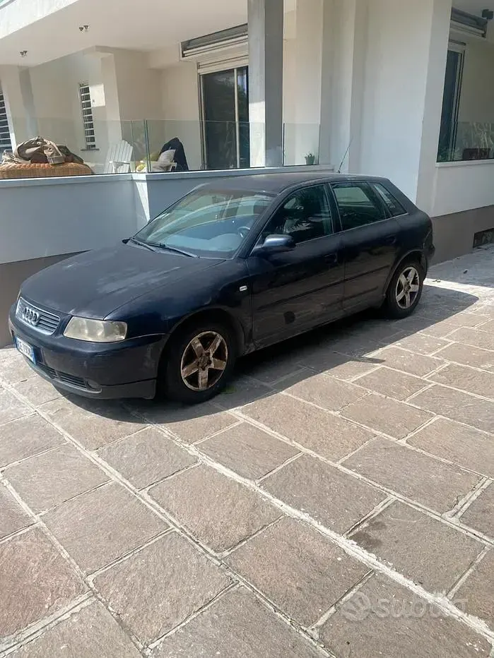 Usata Audi A3 105 CV (77 kW) 2003 Blu Utilitaria