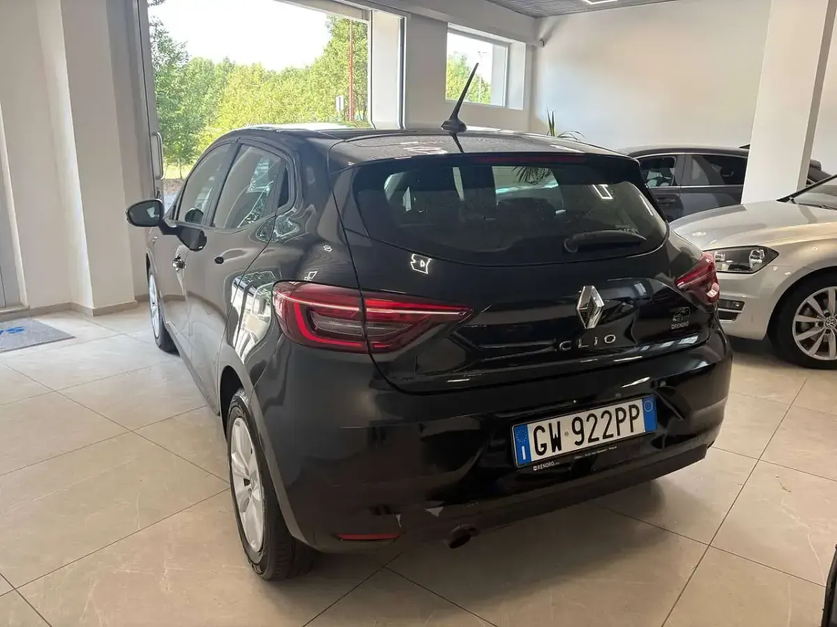 Usata Renault Clio V Intens 101 CV (74 kW) 2021 Nero Berlina