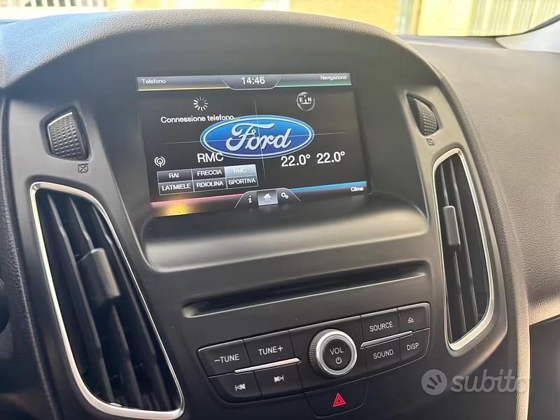 Usata Ford Focus 120 CV (88 kW) 2014 Blu Berlina