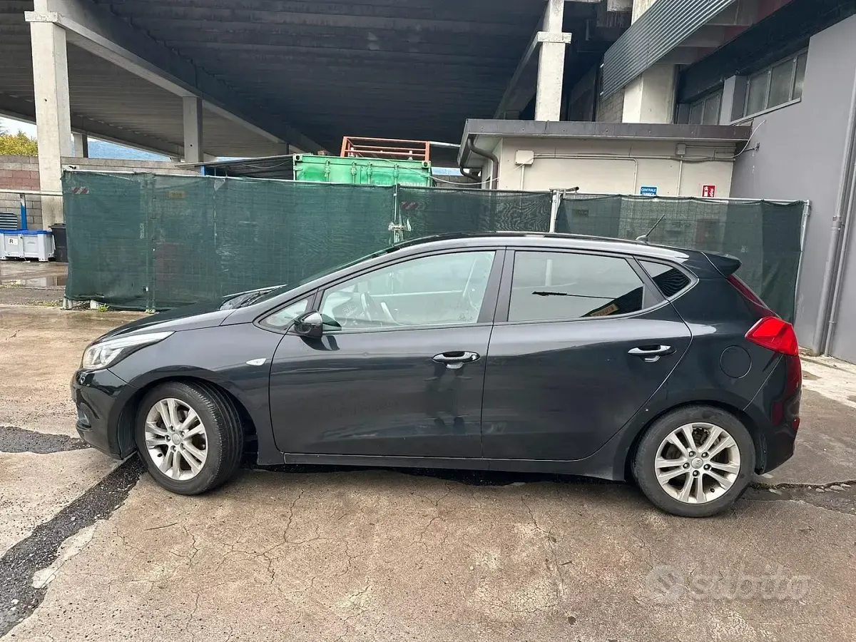 Usata Kia Ceed 2013 Nero Utilitaria