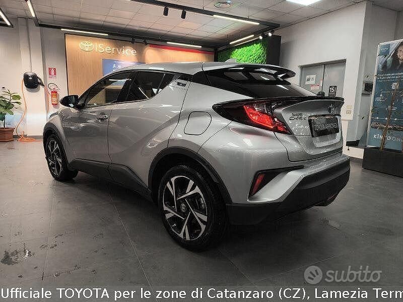 Usata Toyota C-HR Trend 122 CV (89 kW) 2023 Grigio SUV