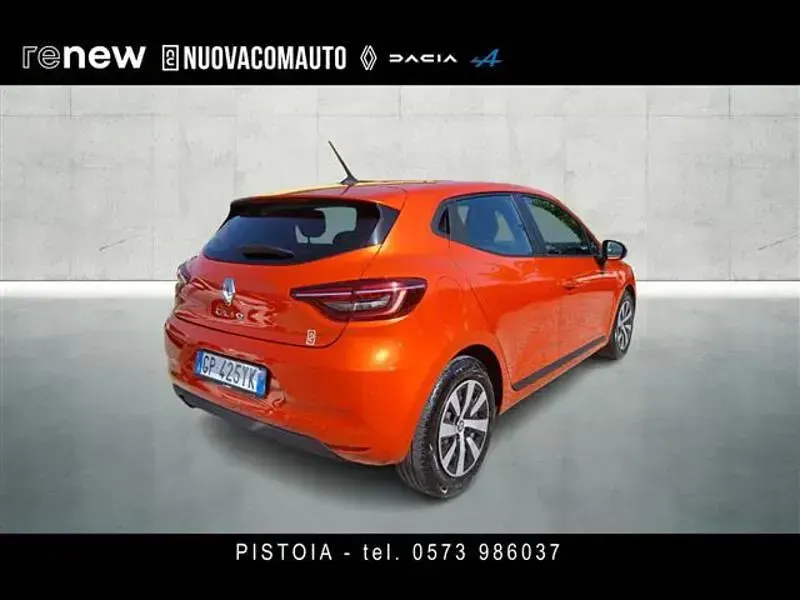 Usata Renault Clio Equilibre 100 CV (73 kW) 2023 Arancione Utilitaria