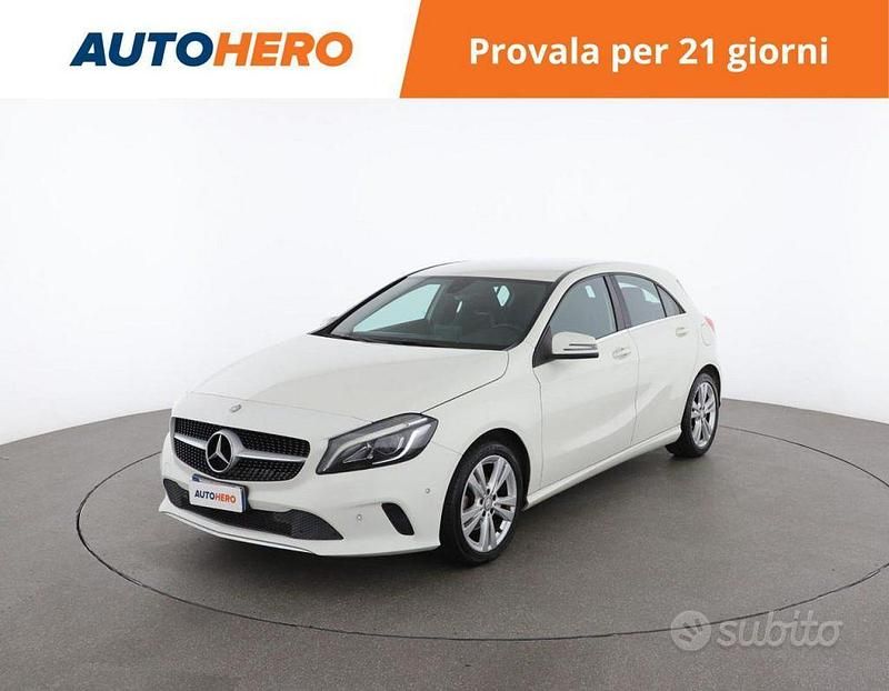 Bianco Usata 2016 Mercedes A180 Tre volumi | 13.199 € (Buon prezzo) - Immagine 1/2