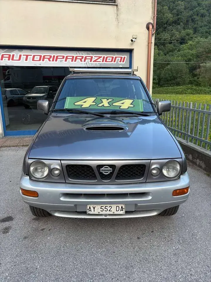 Usata Nissan Terrano SE 125 CV (91 kW) 1998 Grigio SUV