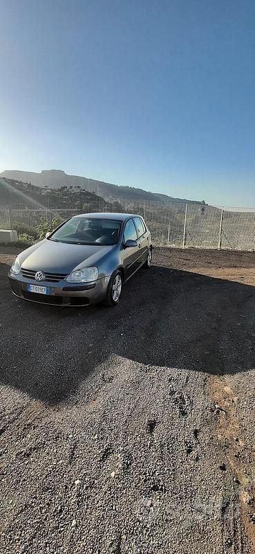 Usata VW Golf V 2005 Utilitaria
