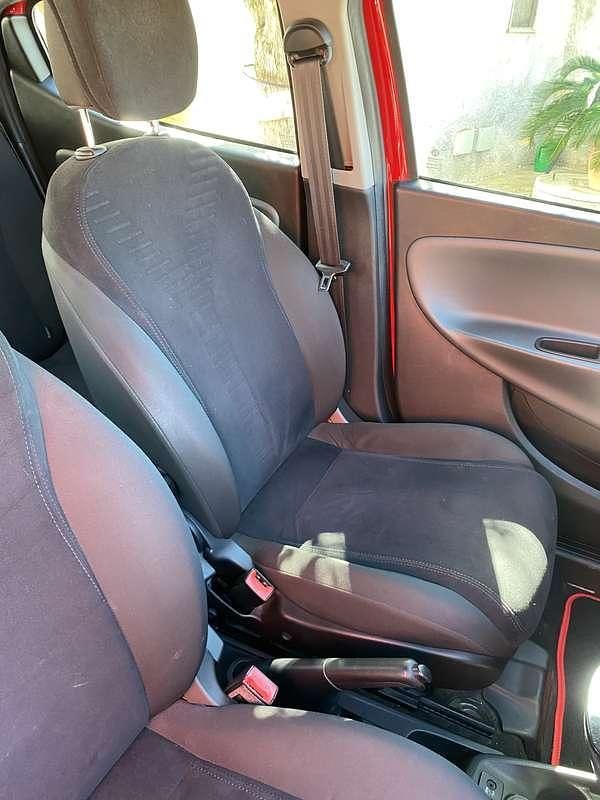 Usata Lancia Ypsilon Gold 69 CV (50 kW) 2013 Rosso Utilitaria