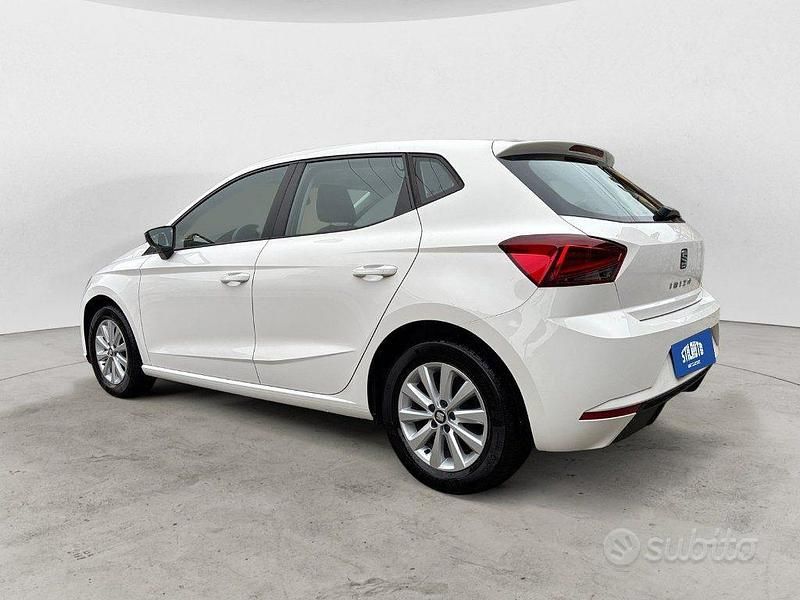 Usata Seat Ibiza Business 75 CV (55 kW) 2017 Bianco pastello Berlina