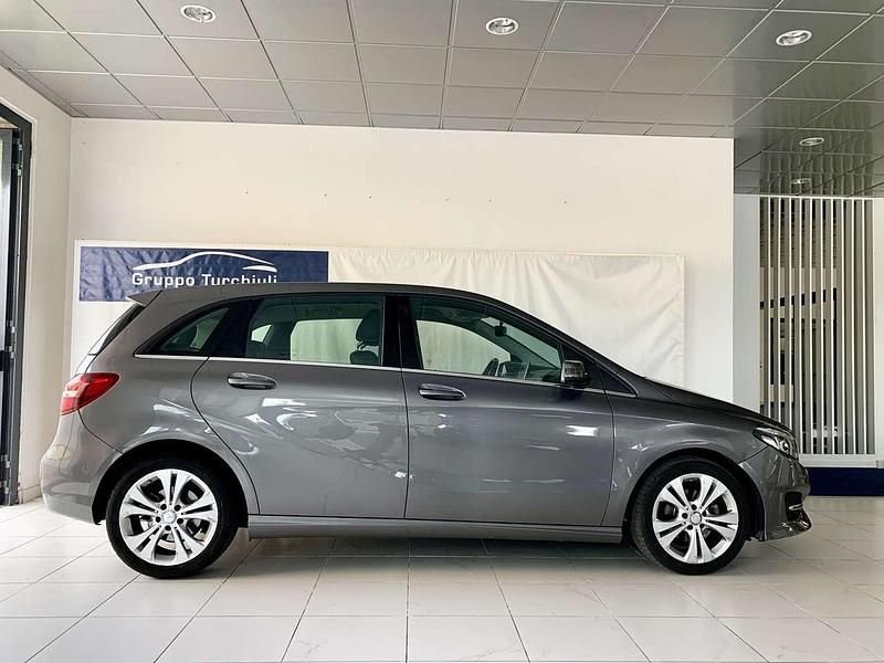 Usata Mercedes B180 Premium 109 CV (80 kW) 2017 Grigio Utilitaria