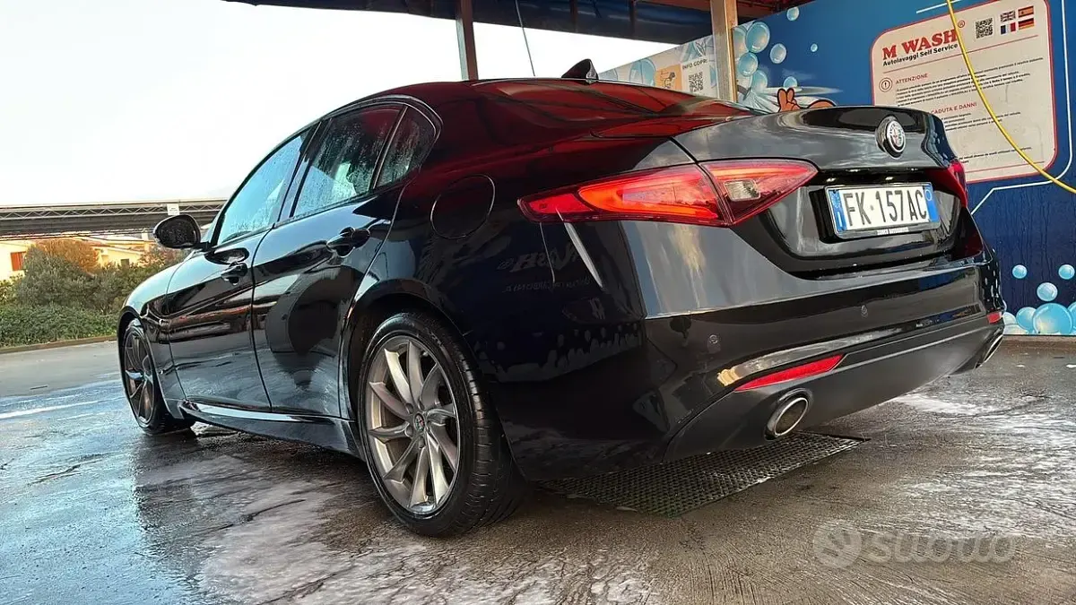 Usata Alfa Romeo Giulia 180 CV (132 kW) 2017 Nero Berlina