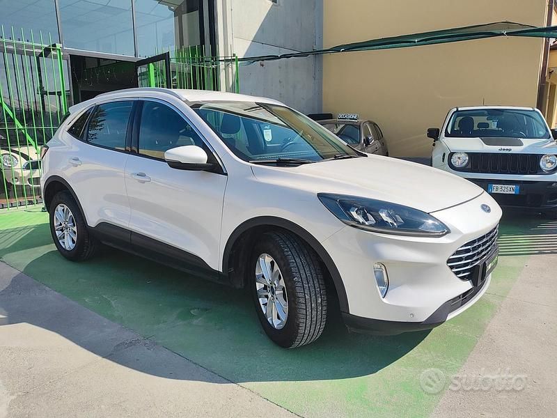 Usata Ford Kuga Titanium 120 CV (88 kW) 2021 Bianco SUV