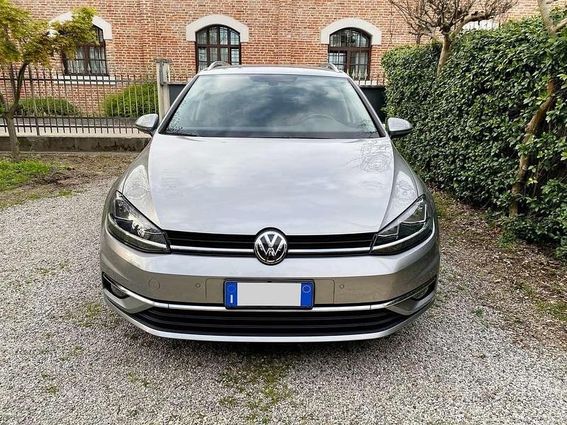 Usata VW Golf VII Executive 116 CV (85 kW) 2019 Argento Station wagon