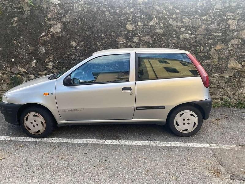 Usata Fiat Punto 73 CV (53 kW) 1997 Grigio Berlina