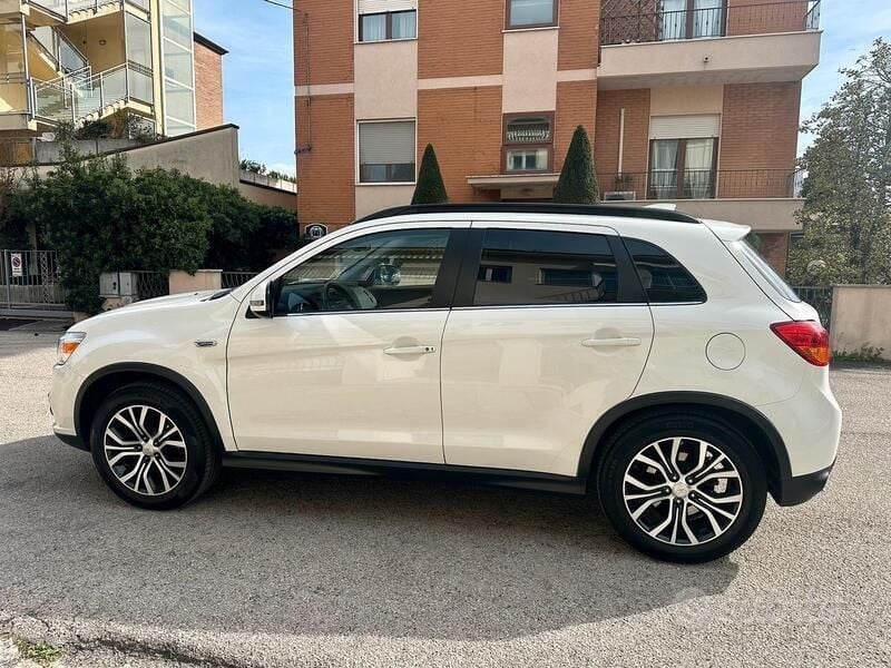 Usata Mitsubishi ASX 117 CV (86 kW) 2017 Bianco SUV