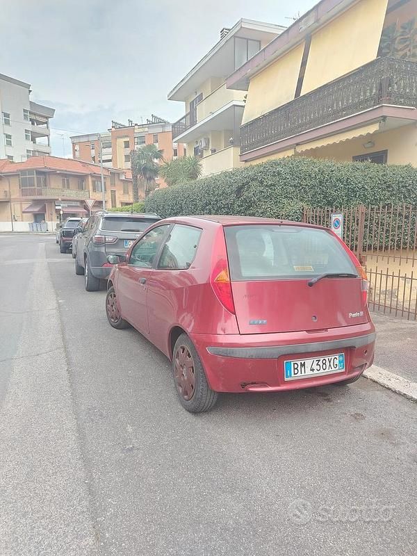 Usata Fiat Punto 80 CV (58 kW) 2000 Utilitaria