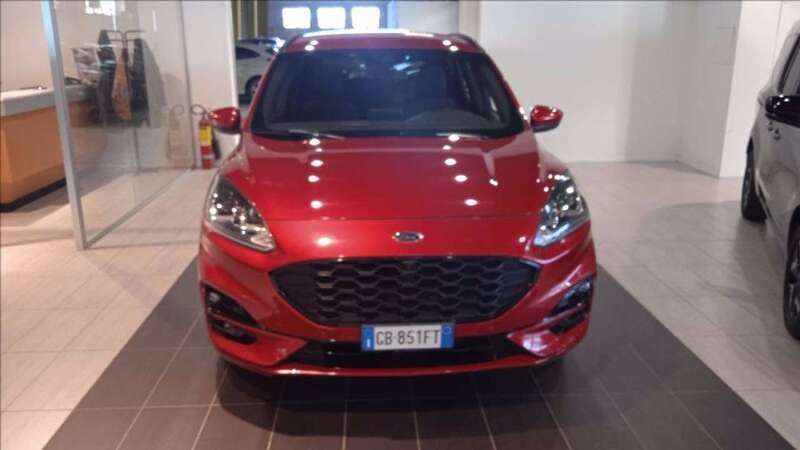 Usata Ford Kuga ST-Line 120 CV (88 kW) 2020 Rosso metallizzato SUV